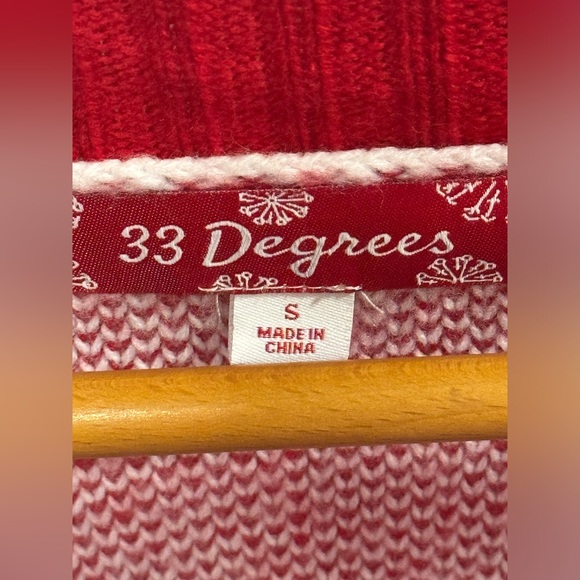 33 Degrees Christmas Cardigan Red & White, small, snowflake design, like new, EC - Picture 2 of 9